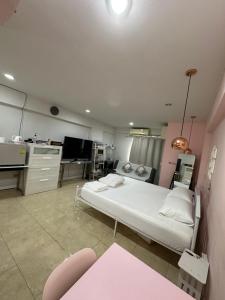 Sweet Honey Tossed Private Condo