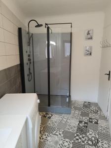 Maisons de vacances Jolie maison de bourg tout equipee 10km d-Ambert : photos des chambres