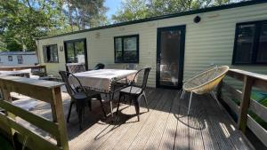 SAYANG26 gezellige gezinsvriendelijke stacaravan op familiecamping De Vossenburcht in natuurgebied Reestdal - no workers allowed