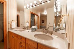 Strawberry Park #603 condo