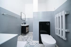 65 SQM Apartment - 2 Schlafzimmer - Balkon - Küche