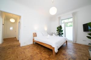 65 SQM Apartment - 2 Schlafzimmer - Balkon - Küche
