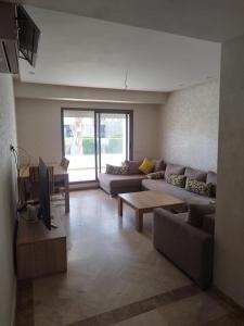 Best appartement pools view at Mansouria