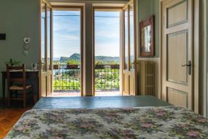 Double Room with Lake View room in Villa Schindler