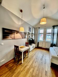 DOMIRA Riverside apartment