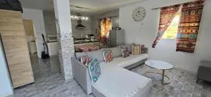 Ain Draham sejour 1, appartement deux pièces, privé,seulement familles!!! netflix, Youtube - El Kala