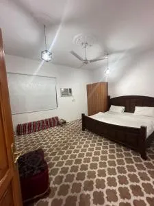 شقة بغرفتين في الدور الأرضي 7 دقائق للحرم - Sulţānah