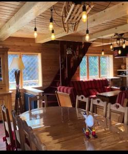 Chalet épicanthus 8 chambres praloup 1600