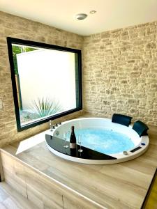 Villas Les Suites du Payre - Suite Romance : photos des chambres