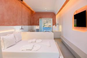 Deluxe Double Room with Sea View room in Yperia Hotel