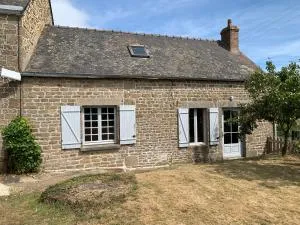 Renovated French Country Bungalow for Two - A Home for Your Next Holiday - Vautorte