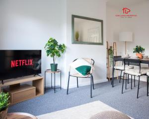 Contractor Base 4-Bedrooms Sleeps 7 Near Liverpool