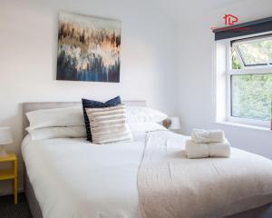 Contractor Base 4-Bedrooms Sleeps 7 Near Liverpool