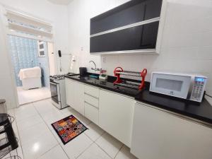 Aconchego em Copacabana - Espaço para Todos a 5 Min da Praia