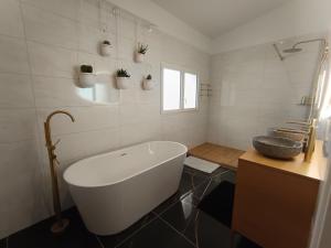 Appartements Appartement Le Secret 140m2, Proche Sanctuaires, Climatise : photos des chambres