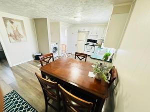 A Quiet and decent 2 Bedroom apartment