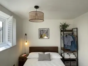 Bright 1 Bedroom Apartment - Tallington