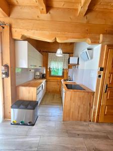 Góralska Chatka 2 Highland Cottage - Split AC, Jacuzzi, Sauna, Private parking, Mountains View, Garden, Zakopane