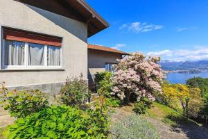 Lovely home with amazing lake views! - Casa Laura