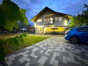 Chris Mountain Retreat - Doftana