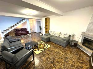 Chris Mountain Retreat