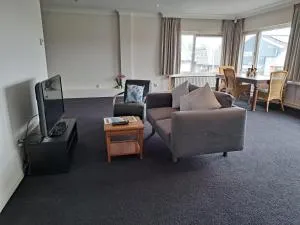 Sawaadee - 艾格蒙宾能