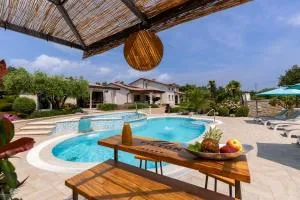 Filton Villa - (( Legovići ))