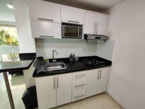EM3-1G APARTAMENTO DE 1 HAB EN ZONA RESIDENCIAL AIRE ACONDICIONADO Wifi Y PARQUEADERO