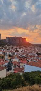 Chrysorama Rooms-Golden Vision