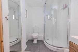 Perfect Seaside Getaway I Central Big Town House Next To Brighton Beach I First Choice For Big Group & Family Stay