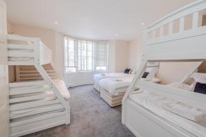 Perfect Seaside Getaway I Central Big Town House Next To Brighton Beach I First Choice For Big Group & Family Stay