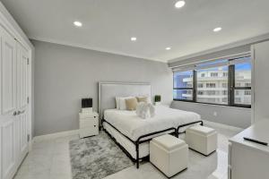 Luxury Penthouse 3BR 3BA Oceanfront PH7