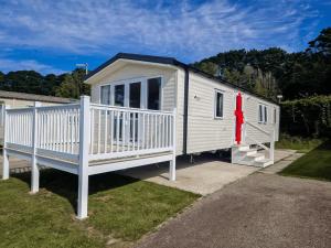 Dog Friendly 8 Berth Static Caravan Newquay - 3hvězdičkové hotely ve městě Newquay