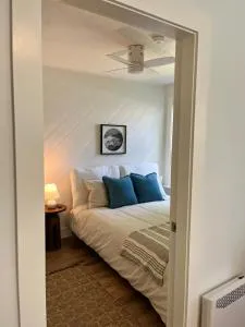 Tranquil Beach House - Hedley