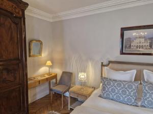 B&B / Chambres d'hotes DOMAINE DES FRANCHISES - Beaujolais Village - Charme et authenticite au coeur des Pierres dorees : photos des chambres