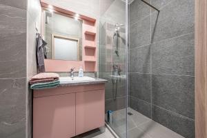 Condos with Garage and Balcony in City Center