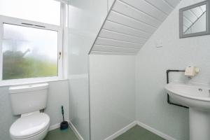 Cosy Studio 5-close to University-by Holiday Homes