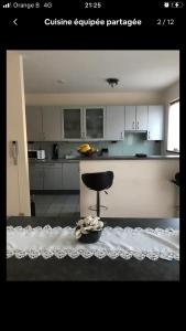 Chambre privée dans une grande maison