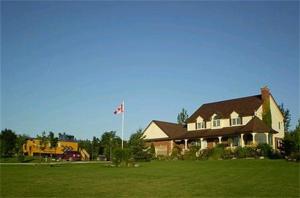 Clearview Station & Caboose B&B