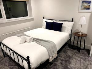 Newly Refurbished Sleep 6 Free Parking