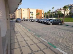 New 2024 Apartment - Malls, Beach & Train Station - Families Only