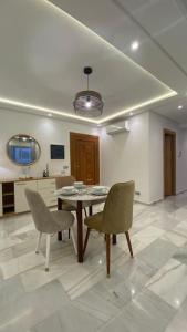 New 2024 Apartment - Malls, Beach & Train Station - Families Only