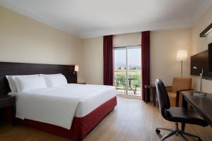 Zimmer mit 1 Kingsize-Bett und Aussicht auf den Petersdom - obere Etage