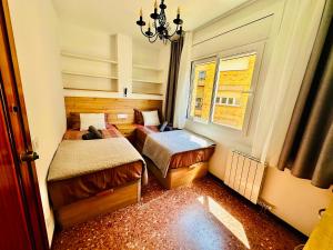 Newly renovated apartment, 6 mins to the beach