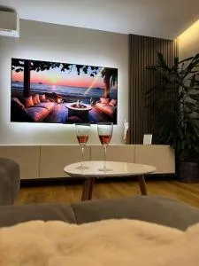 Arctic feathers - Slåttvikstrand