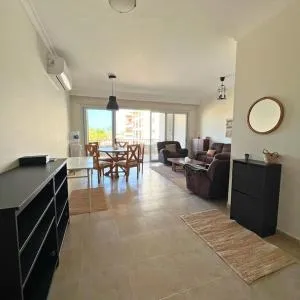 Somabay Breezy Elegance 3BR Apartment - 萨法加