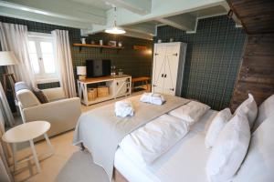 Deluxe Double Room with Extra Bed room in Hotel Bouda Helena