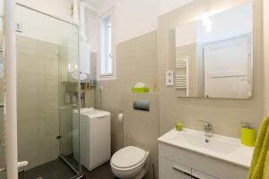 Riverside Green, 5th district