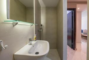 Luxury One Bedroom - City Center 3