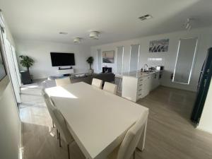 The DeckHouse@PortVictoria